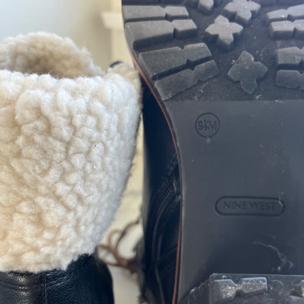 Nine West boots 9.5 - Picture 3 of 3